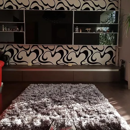 Cris Deluxe Apartman *